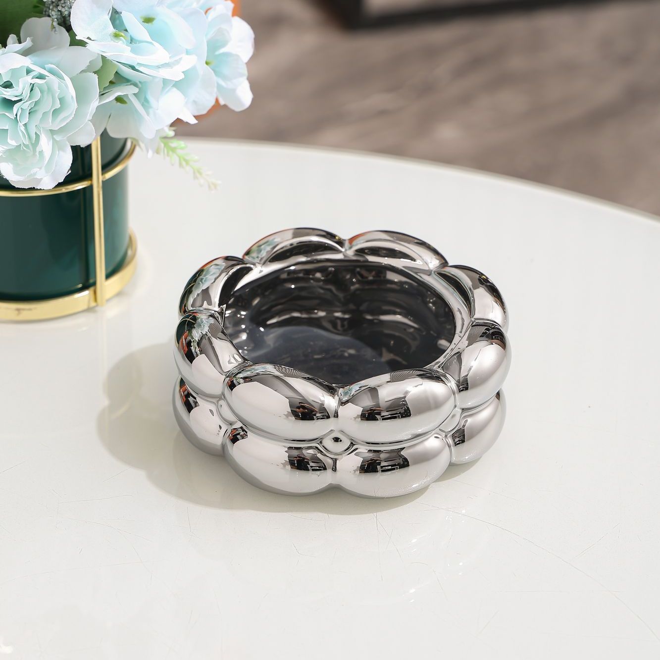 Luxury Cotton Candy Ashtray with Lid Bear Fly Ash Proof Home Living Room Decorations Office Creative Circular Ashtray Ornaments acacuss