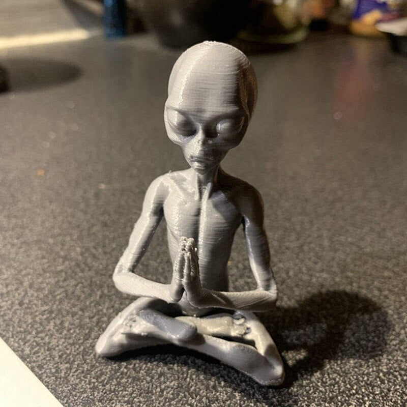 Mini Meditation Alien Statue Resin Ornament Alien Garden Home Office Yard Art Decor For Indoor Outdoor acacuss