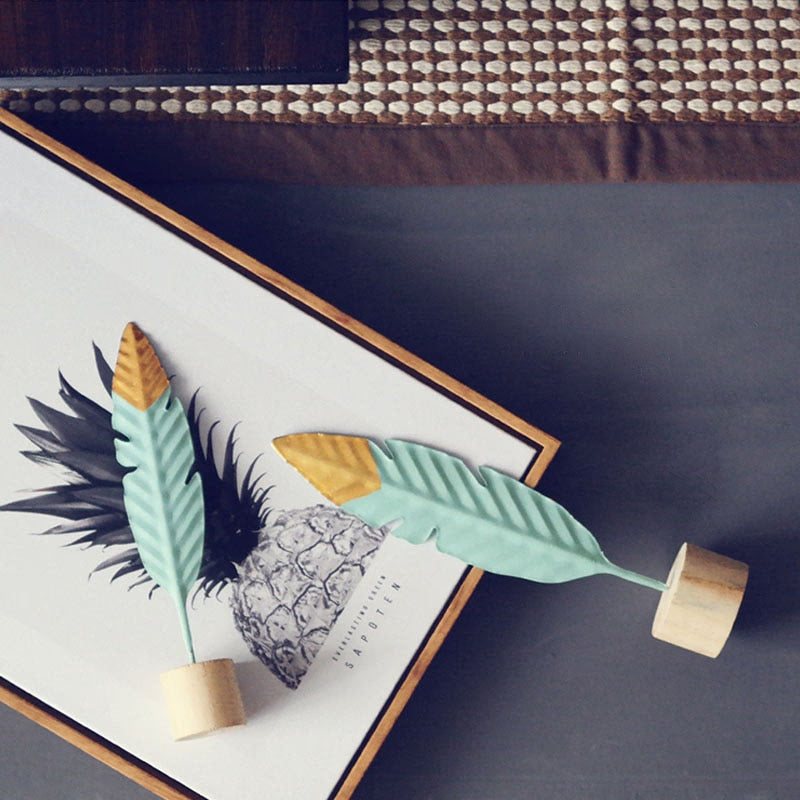 Modern Feather Wooden Decorations Simple Miniature Figurines for Living Room Table Office Home Decoration Accessories acacuss