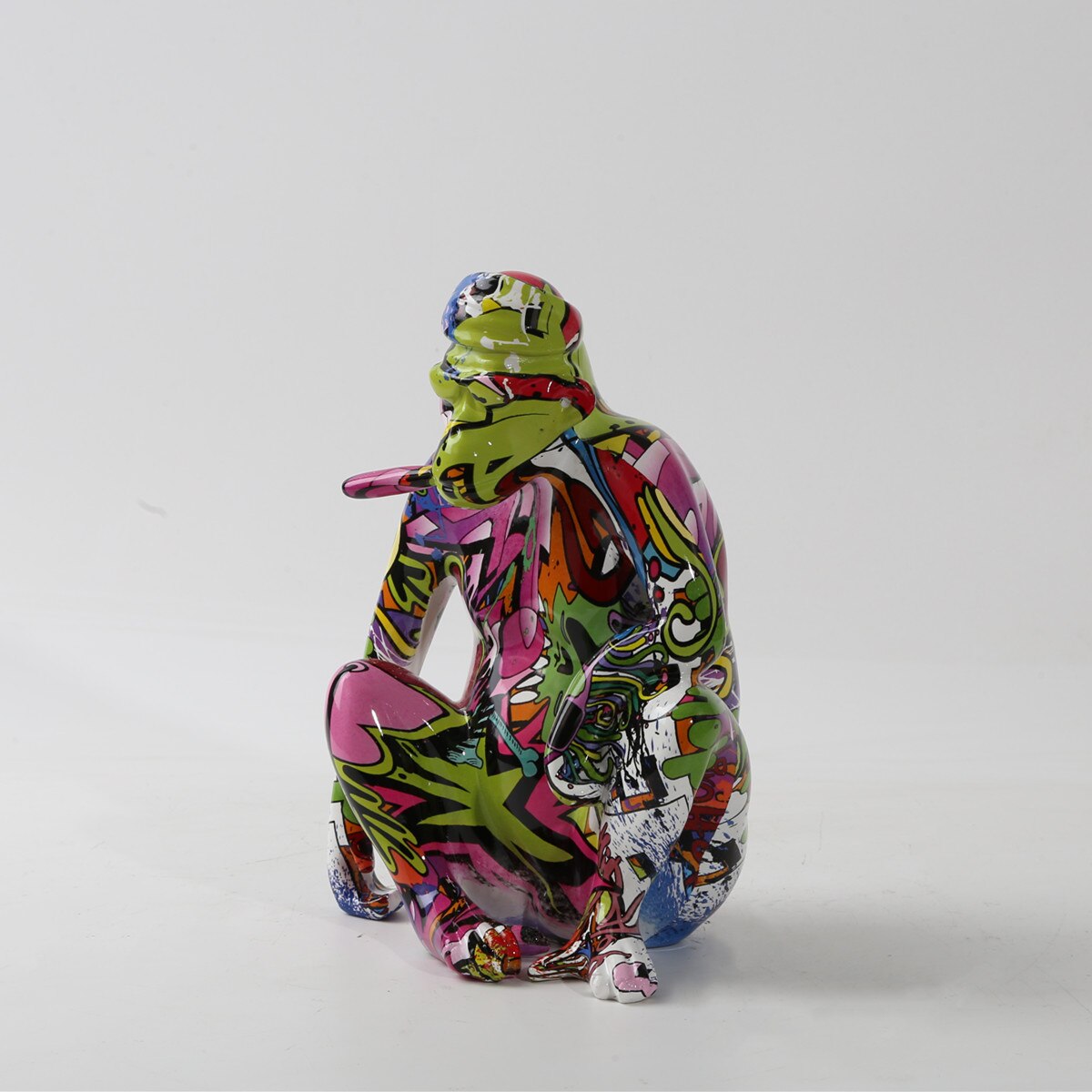 Painted Colorful Smoking Monkey Ornament Creative Home Modern Decoration Ornaments Wine Cabinet Office Decor Desktop Crafts acacuss