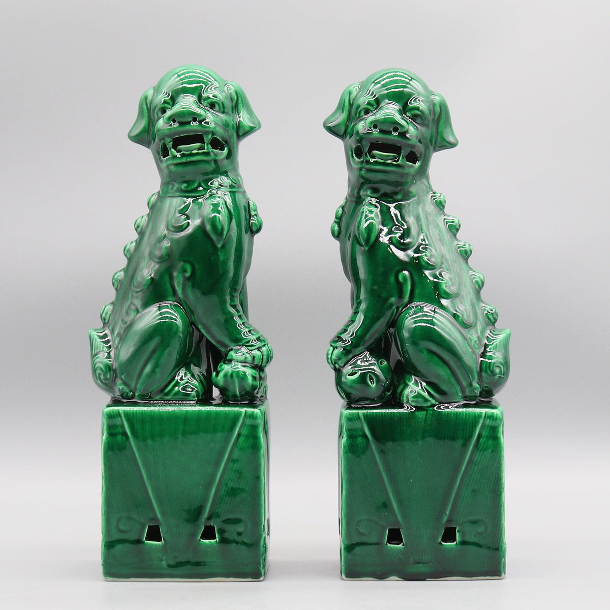 Pair of foo dogs, Fu dogs, Buddha dogs, Chinese guardian lions, Ceramic sculpture, Home decoration acacuss