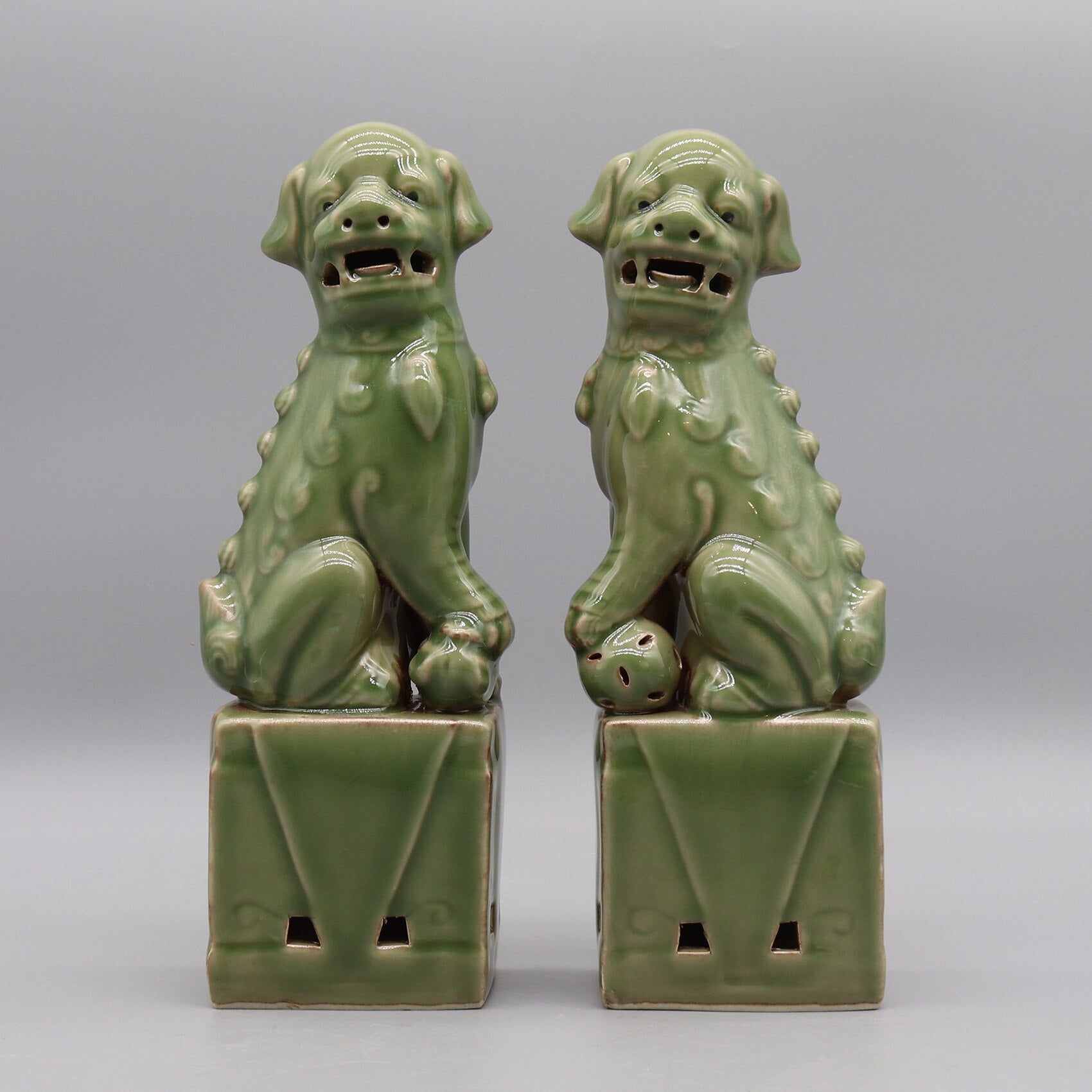 Pair of foo dogs, Fu dogs, Buddha dogs, Chinese guardian lions, Ceramic sculpture, Home decoration acacuss