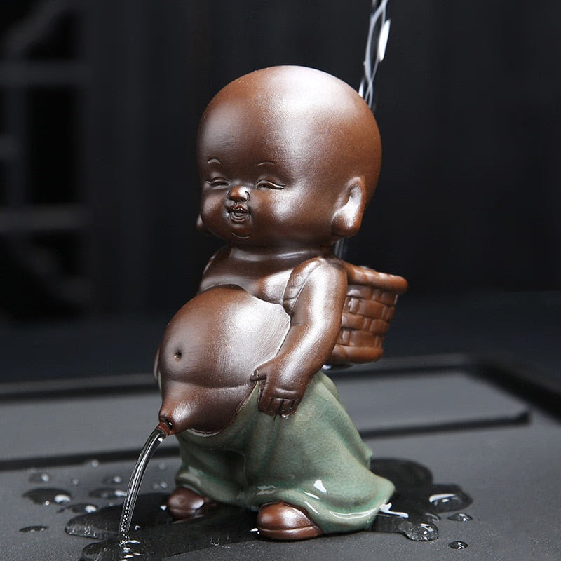 Purple Sand Tea Pet Ornaments Little Monk Ceramic Figures Tea Play Peeing Doll Tea Set Peeing Water Spray Accessories acacuss