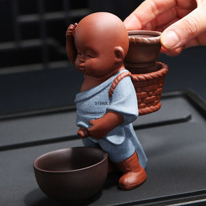 Purple Sand Tea Pet Ornaments Little Monk Ceramic Figures Tea Play Peeing Doll Tea Set Peeing Water Spray Accessories acacuss