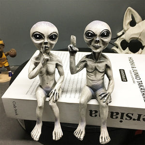 Resin Alien Statue Alien UFO Sculpture Figurine Outdoor Home Garden Decor Halloween Ornaments Yard Decoration Outdoor Miniatures acacuss
