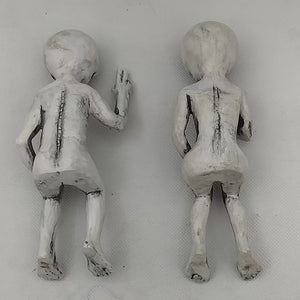 Resin Alien Statue Alien UFO Sculpture Figurine Outdoor Home Garden Decor Halloween Ornaments Yard Decoration Outdoor Miniatures acacuss