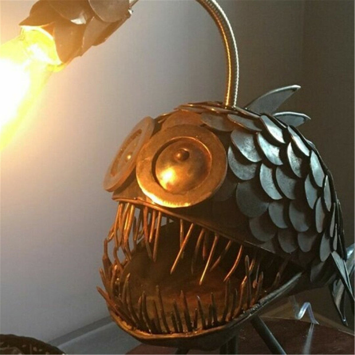 Retro Table Lamp Angler Fish Light with Flexible Lamp Head Artistic Table Lamps for Home Bar Cafe Home Art Decorative Ornaments acacuss