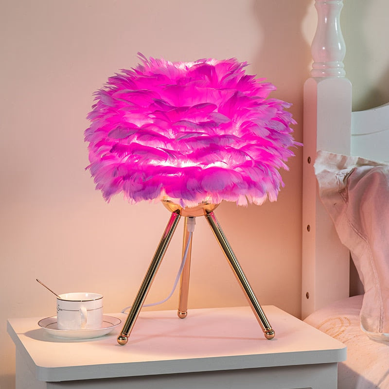 Romantic Feather Table Lamp Modern Bedside Lamp Living Room Coffee Shop Decoration Wedding Christmas Gift Ostrich Feather Light acacuss