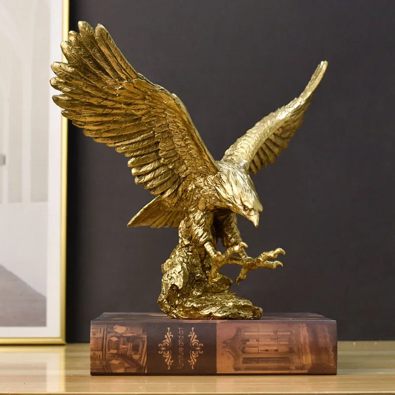Resin Golden Eagle Statue Art Animal Model Collection Ornament Home Office Desktop Feng Shui Decor Figurines simple
