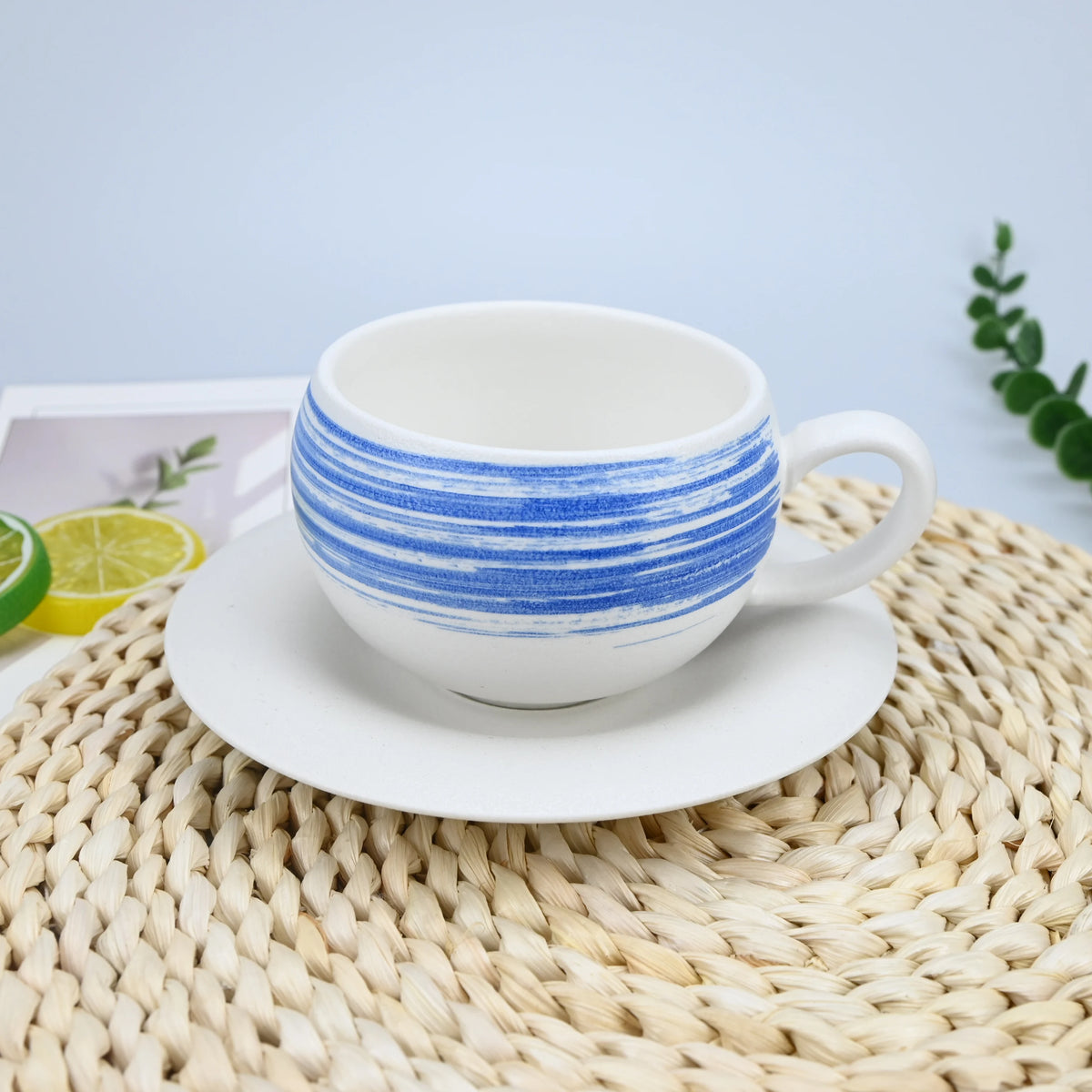 2 Stück/Set High-End-Kaffeetassen und Untertassen, hochwertige Keramikbecher, Latte-Art-Kaffeetassen im Business-Stil, handgekniffene Tassen