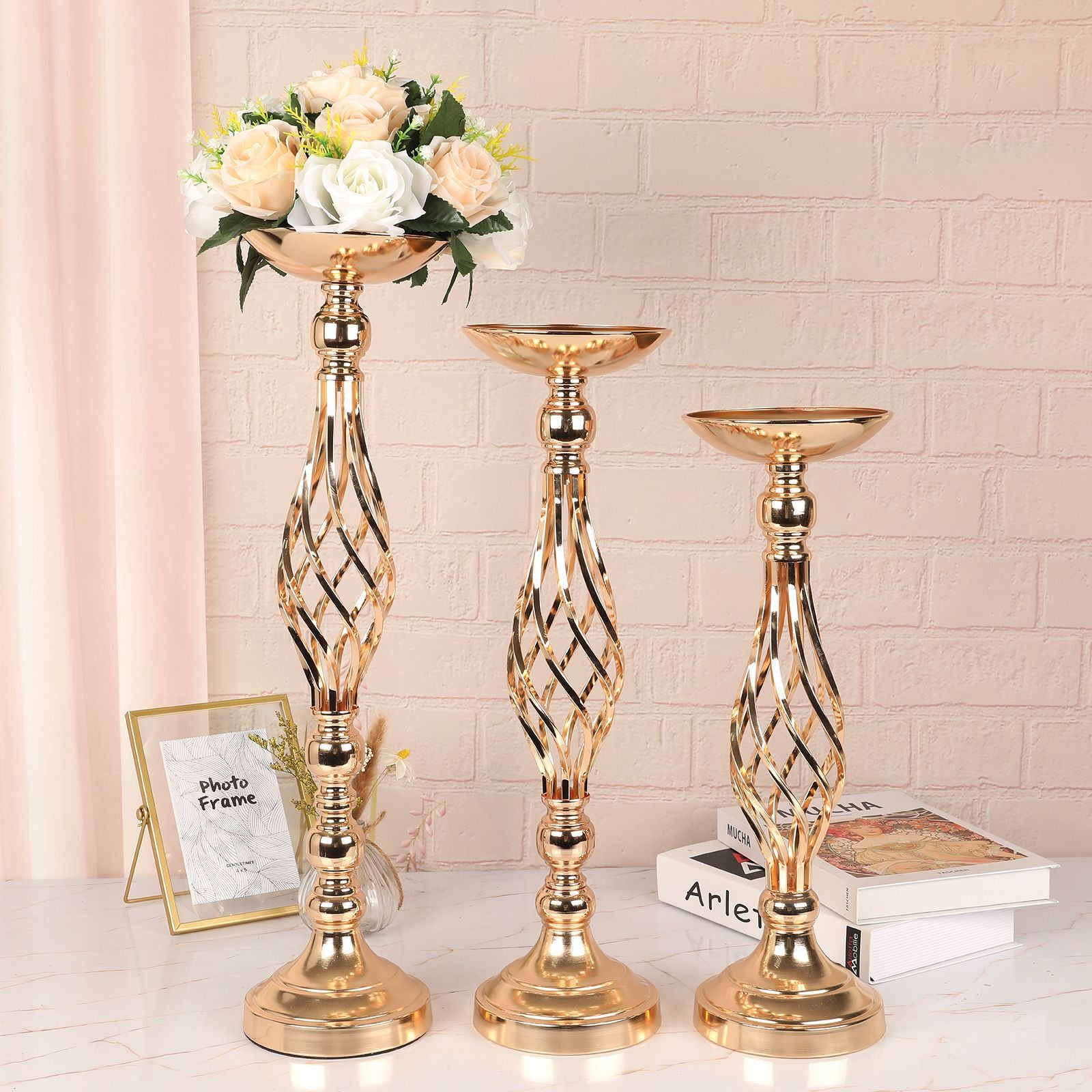 Estetica oro classico metallo conico portacandele in ferro Stand per pasqua tavo Estetica oro classico metallo conico portacandele in ferro Stand per pasqua tavo