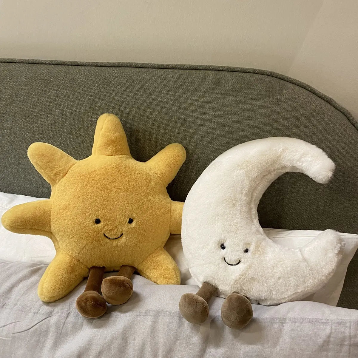 Promotional 2022 New Style Funny Sun Moon Soft Plush Toy Baby Cute Throw Pillow Comfort Dolls Home Decor Xmas Gift Kids