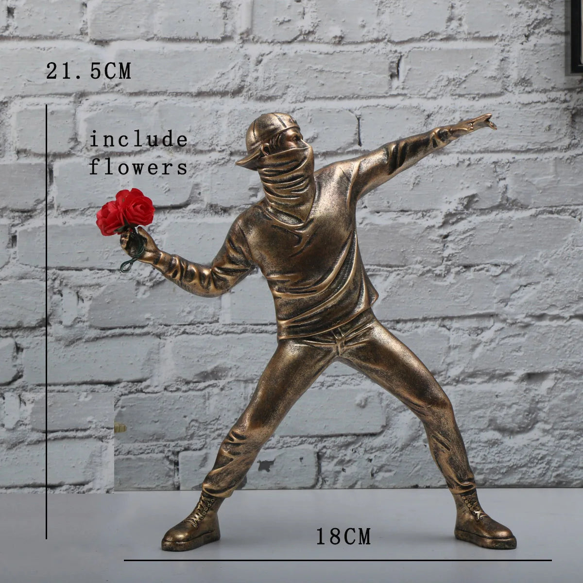 FLOWER BOMBER BRONZE STATUE ♯2 Sculpture, naar het idee van Banksy - flower bomber - 28 cm
