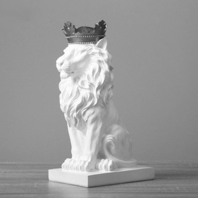 Figurine di animali leone Corona in resina Statua di leoni Opere d'arte fatte a mano Regalo Decorazioni per l'home office Ornamento Soggiorno Scrivania Decorazioni per la casa
