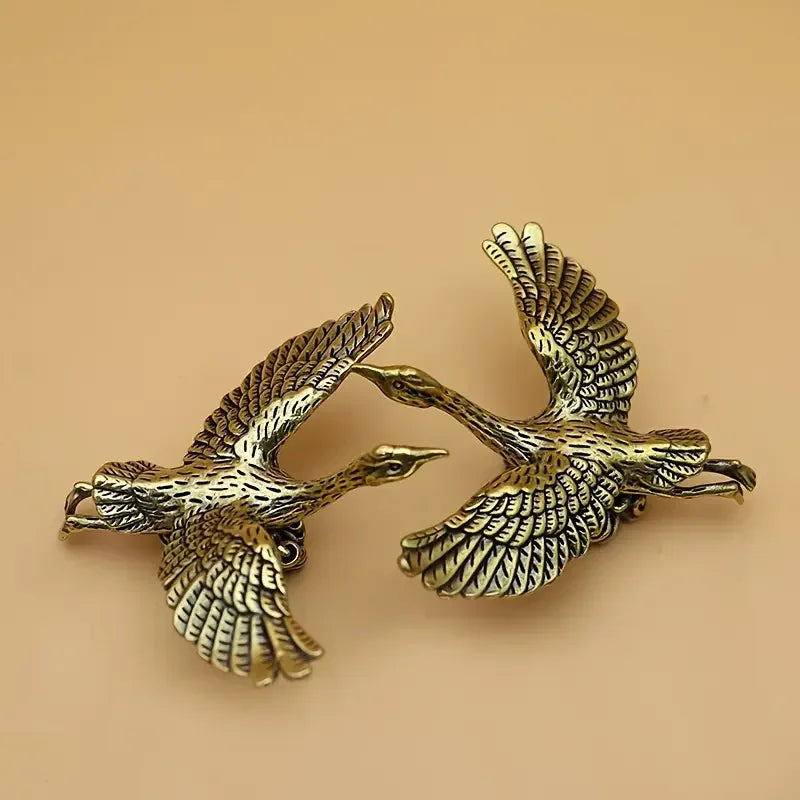 Elegant Brass Flying Crane Figurine - Vintage Style Desktop Decor, Office Art Piece, Tea Pet Accessory
