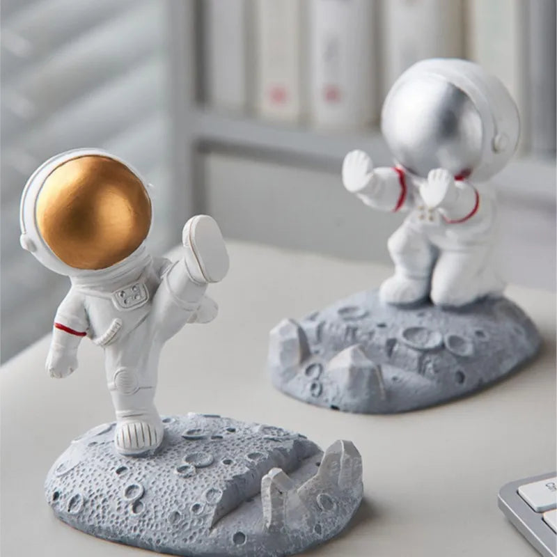 Office Desk Decoration Nordic Style Astronauts Mobile Phone Stand Holder Ornaments Resin Spaceman Bracket Toys Gift