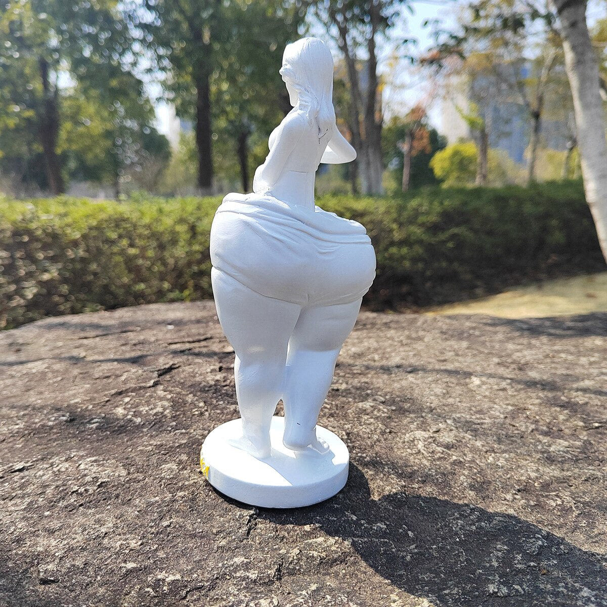 Slimming Girl Statue Creative Home Decor Resin Figurines Living Room Yoga Room Decoration Modern Home Decoration Accessories acacuss