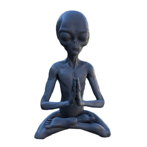 Strange Alien Holding Dwarf Jurassic Garden Elf Decoration Figurines Pieces Creative Art Design Courtyard Decor Garden Statues acacuss