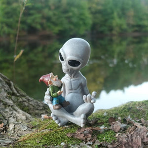 Unique Alien Gnome Ornament Resin ET Decorative Figurines Gnome Dwarf Statue Crafts Christmas Garden Desk Decoration Home Decor acacuss
