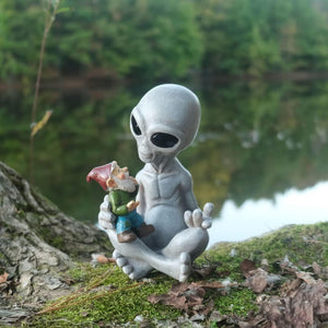 Unique Alien Gnome Ornament Resin ET Decorative Figurines Gnome Dwarf Statue Crafts Christmas Garden Desk Decoration Home Decor acacuss