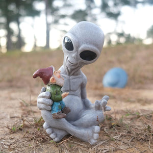 Unique Alien Gnome Ornament Resin ET Decorative Figurines Gnome Dwarf Statue Crafts Christmas Garden Desk Decoration Home Decor acacuss