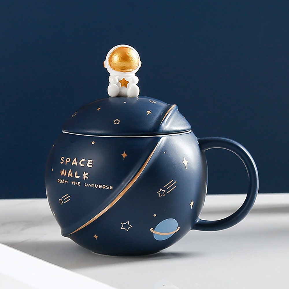 ACACUSS Handmade Astronaut Large MUG  for men with Lid For Coffee and Tea 450 Ml - ACACUSS