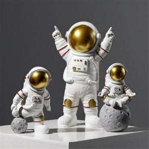 Resin Material Astronauts Ornaments Universal Cell Phone Stand Holder Christmas Gift Toys Home Office Desk Decor Birthday Gifts acacuss