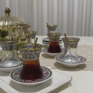 כוס תה טורקית